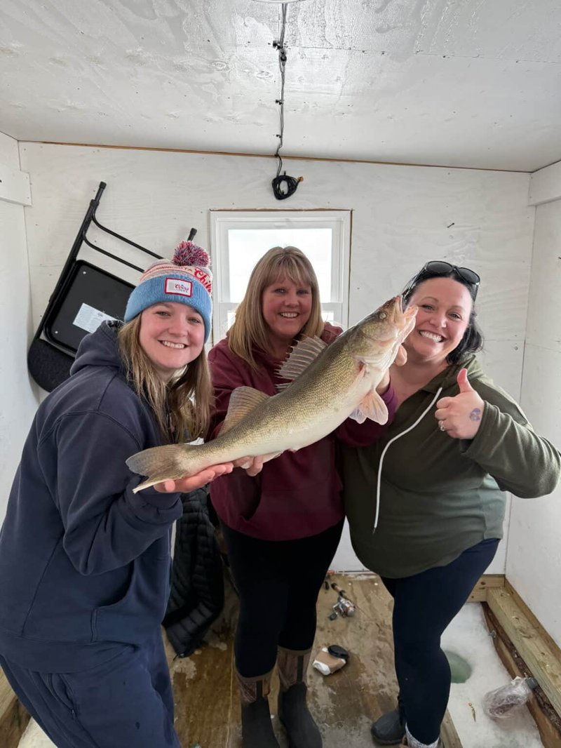 Ice fishing live, ice fishing gambling game